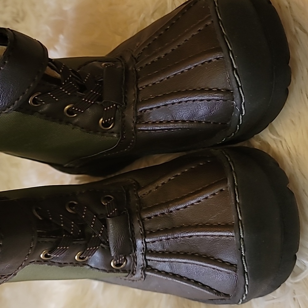 Old Navy,  Boy's Toddler Boots  Size 9 - Picture 3 of 8